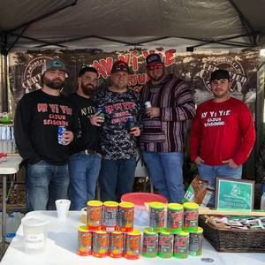 Meet your Posher, Tee